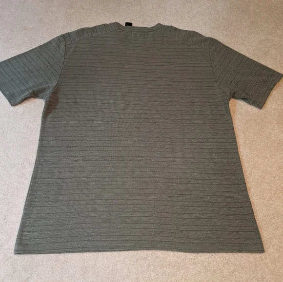 Claiborne Men's t-shirt - Picture 4 of 15